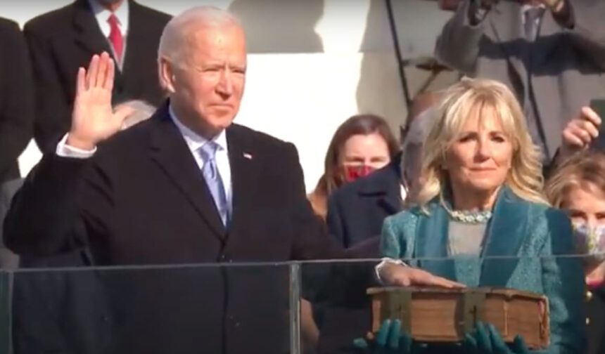 L'insediamento di Biden rassicura un'America a pezzi 1