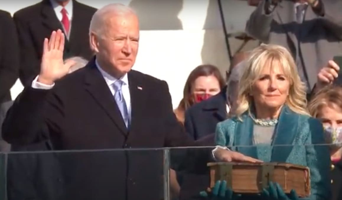 L'insediamento di Biden rassicura un'America a pezzi 17