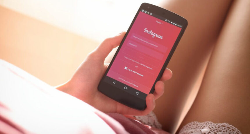 Badge di verifica: su Instagram arriva la richiesta per avere l'ambito bollino blu 2 Badge di verifica: su Instagram arriva la richiesta per avere l'ambito bollino blu 1