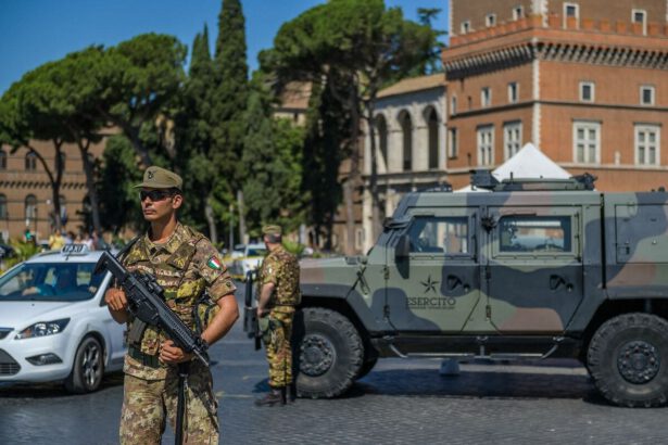 L’Italia torna in zona rossa e il Capodanno sarà sorvegliato speciale, anche sul web 18