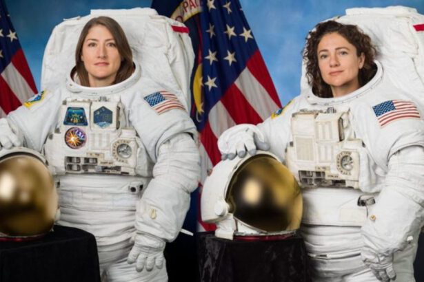 Le donne conquistano lo spazio: prima passeggiata in orbita per due astronaute NASA 16