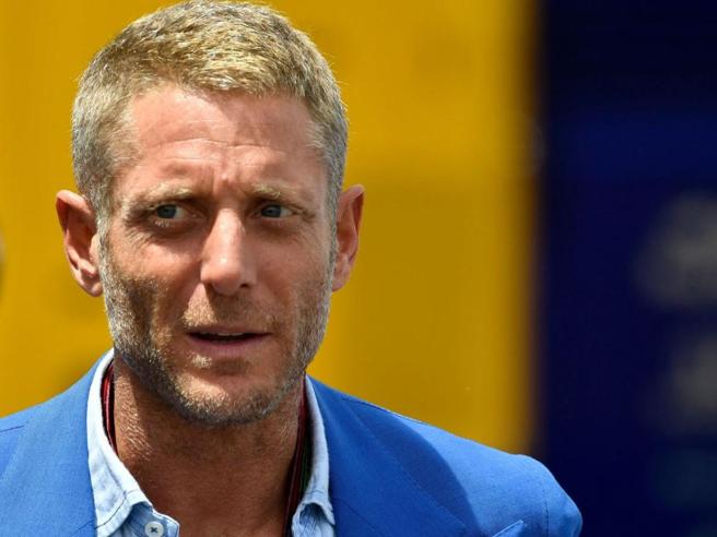 Lapo Elkann, rivelazione shock: "In collegio sono stato abusato più volte. La mia vita distrutta" 2 Lapo Elkann, rivelazione shock: "In collegio sono stato abusato più volte. La mia vita distrutta" 1
