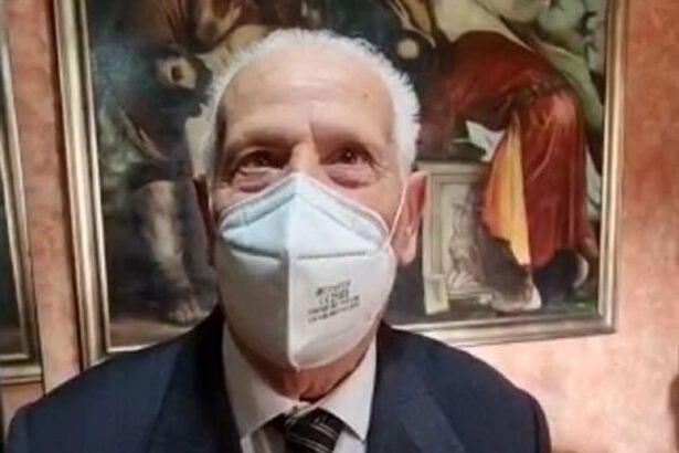 Leonardo Altobelli, 88enne, 13 lauree e un master, è il più laureato del mondo: "Non ho intenzione di smettere" 17