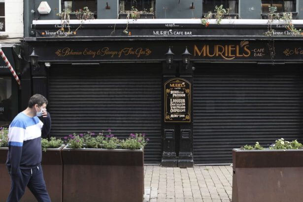 L’Irlanda è il primo paese europeo a imporre un nuovo lockdown 15