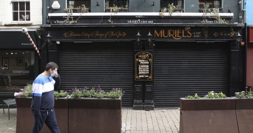 L’Irlanda è il primo paese europeo a imporre un nuovo lockdown 2 L’Irlanda è il primo paese europeo a imporre un nuovo lockdown 1