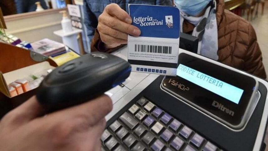 È partita la lotteria degli scontrini: estratti i dieci codici da 100mila euro 1