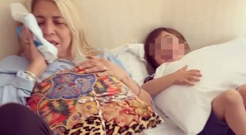 Mara Venier ricoverata in ospedale: “Rovinata da un dentista, perso la sensibilità di metà del mio viso” 3 mara venier_operata
