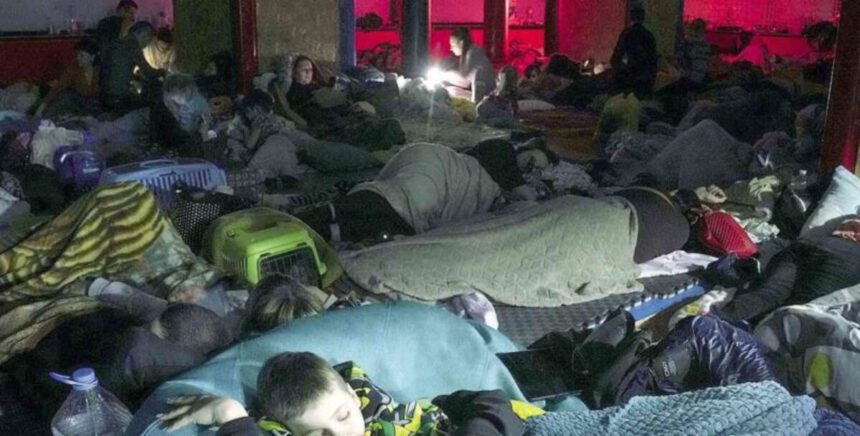 Kiev: "I civili morti sono almeno 2000". Ripartono i negoziati, Mariupol assediata 1