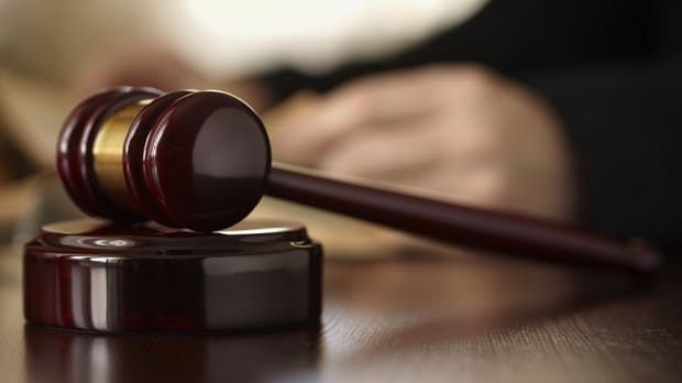 Multato per violazione del coprifuoco, il giudice annulla la sanzione: "È incostituzionale" 5 multa per coprifuoco, la sentenza