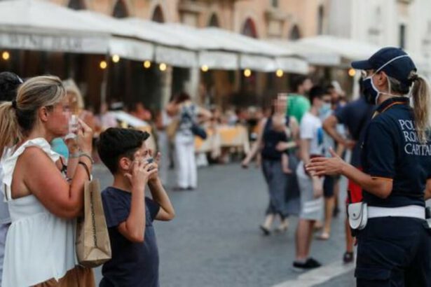Covid: mascherina obbligatoria anche all’aperto. Ecco dove 13