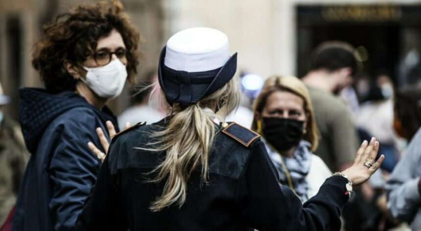 Mascherine all'aperto e stato di emergenza fino a gennaio. Verso il nuovo Dpcm 1