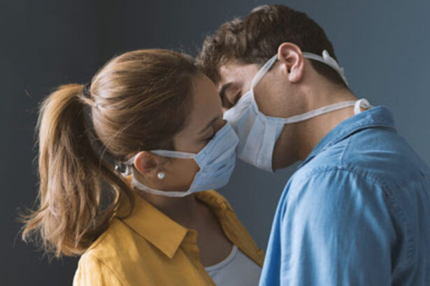Come avere una relazione affettiva e sessuale ai tempi del Covid 13