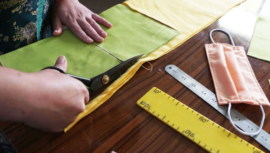 Covid, come fare le mascherine fatte in casa: le raccomandazioni dell'ISS 1