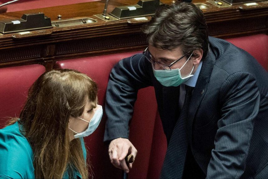 OMS: "Nessun beneficio dimostrato con l’uso di mascherine" 1