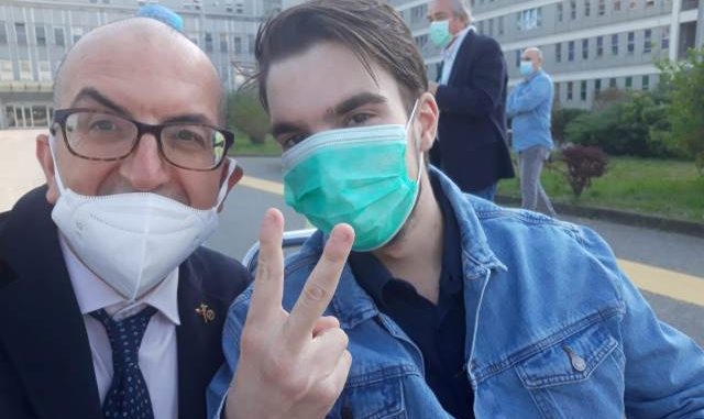 Mattia è stato dimesso: "Ringrazio tutta l'Italia che ha fatto il tifo per me" 1