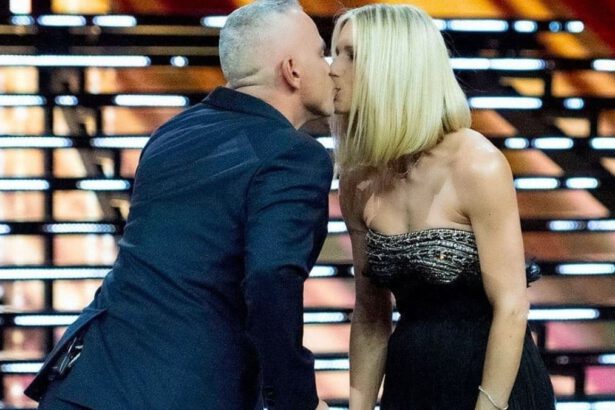Michelle Hunziker, il bacio con Eros Ramazzotti e la libertà di cantare “Più bella cosa” 10