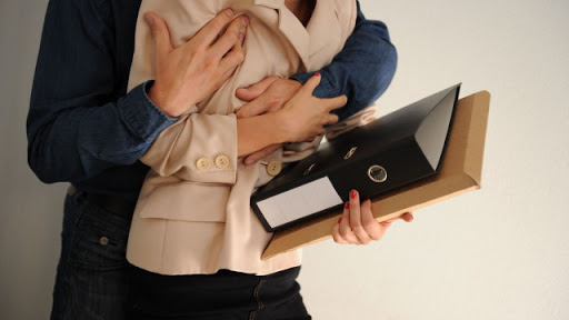 Sei una lavoratrice precaria? Attenzione alle molestie sessuali, vale anche per gli uomini 23