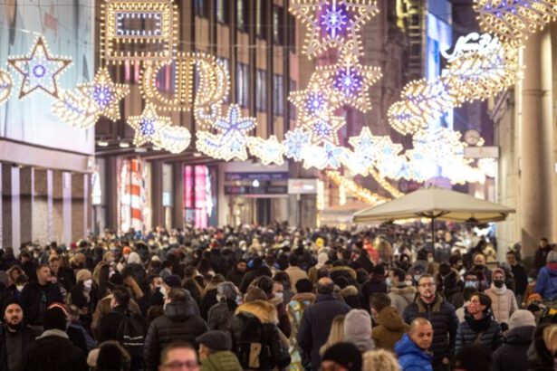Stretta di Natale e Capodanno: arriva l'ipotesi del mini-lockdown 15