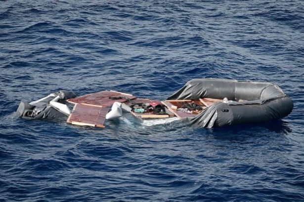 Naufragio al largo della Libia, 130 morti, le ONG: "Li hanno lasciati morire consapevolmente" 7