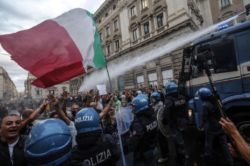 Movimento no green pass: si temono altri episodi violenti per le manifestazioni di venerdì e sabato 2 Movimento no green pass: si temono altri episodi violenti per le manifestazioni di venerdì e sabato 1
