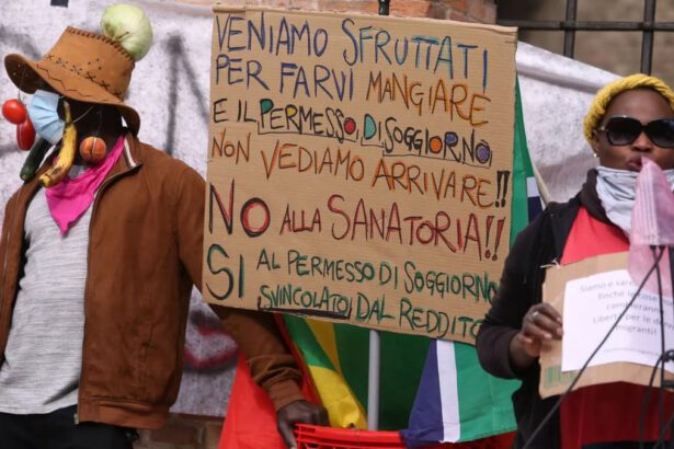 Migranti, flop della sanatoria: nasce la campagna "SIAMO QUI" 5
