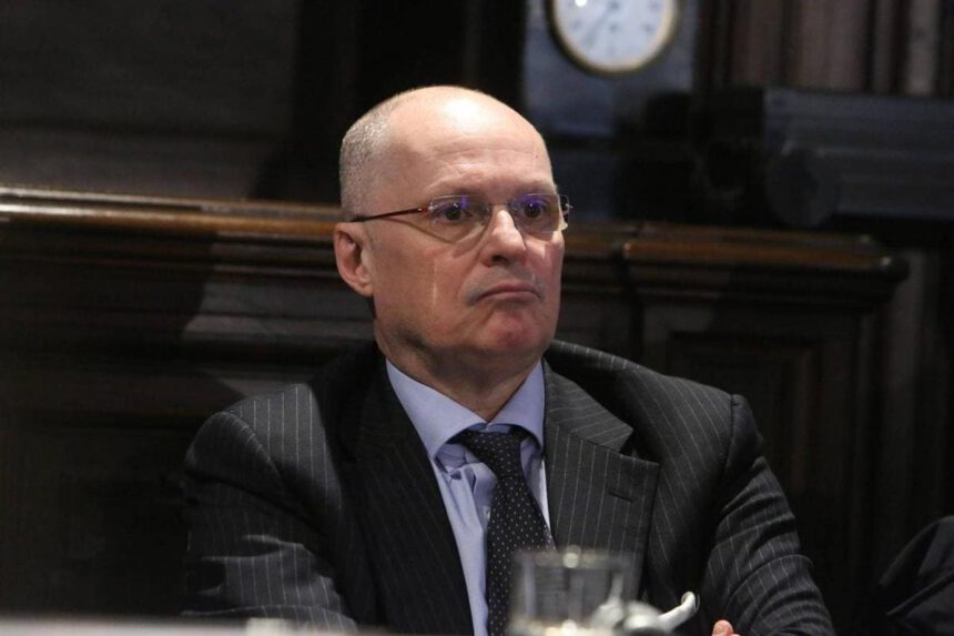 Coronavirus, Ricciardi: “A Milano e Napoli serve nuovo lockdown subito. Il virus dilaga” 1