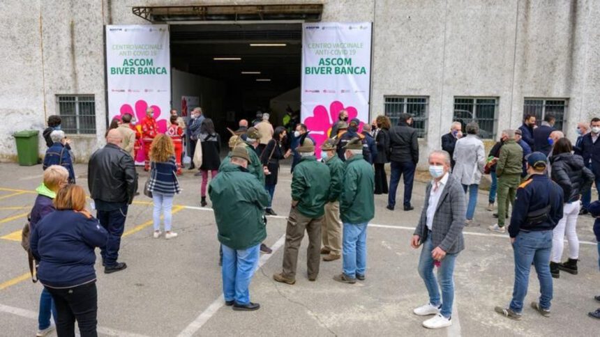 Draghi: "Sì a obbligo vaccinale, 3°dose e Green Pass esteso". Chi va in zona gialla da lunedì 1