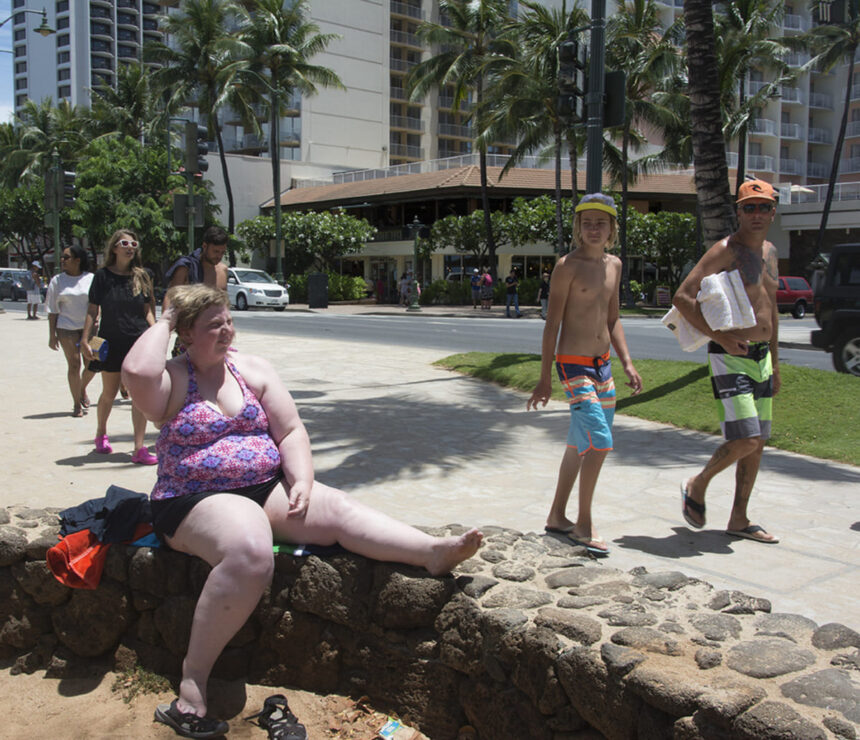 L'obesità agli occhi degli altri: l'esperimento della fotografa Haley Morris-Cafiero 2 L'obesità agli occhi degli altri: l'esperimento della fotografa Haley Morris-Cafiero 1