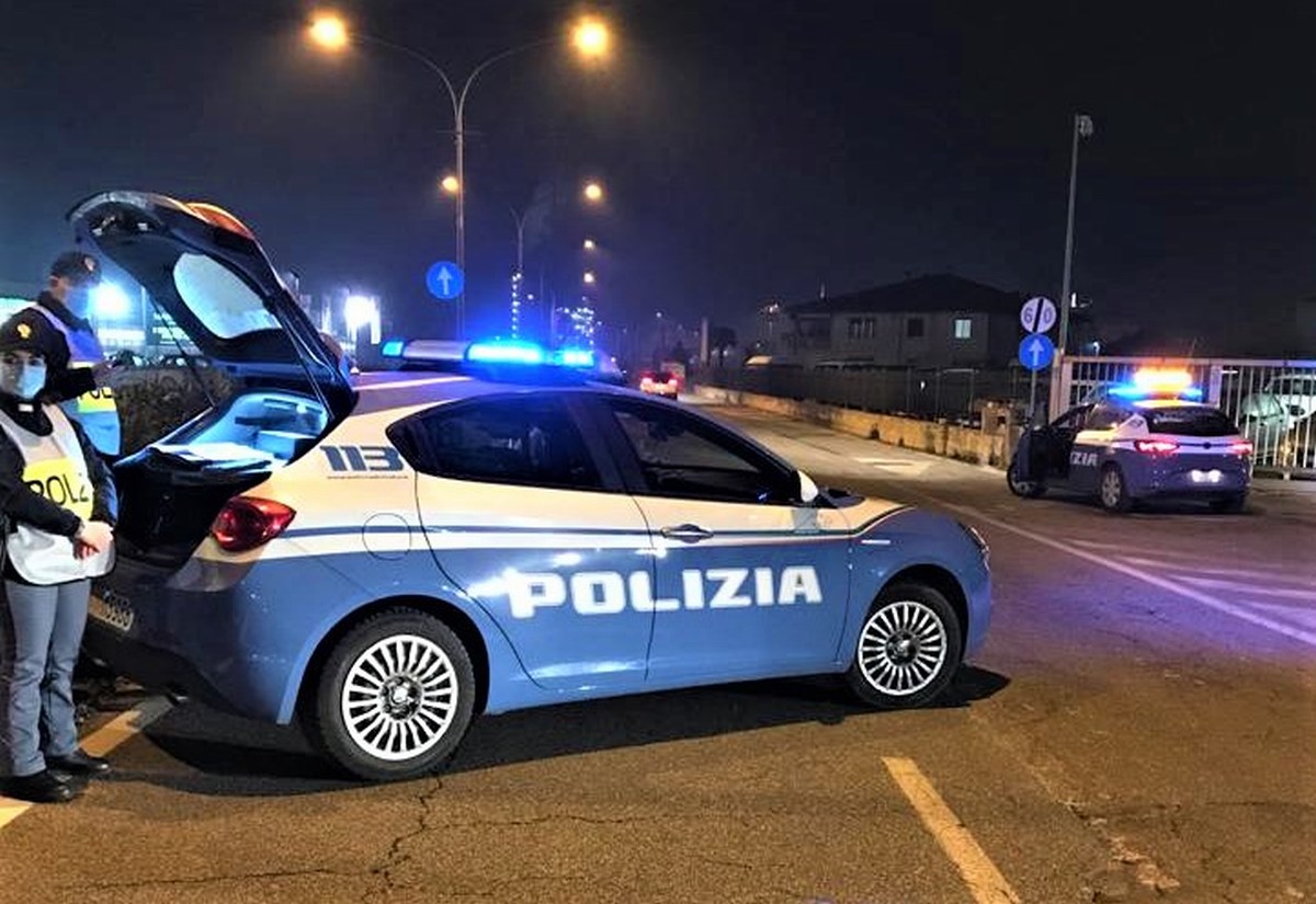 Padova, morto 17enne: al volante dell'auto del padre, sbanda e si schianta contro una casa 15
