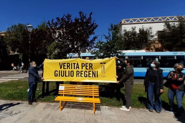 Lecce inaugura una panchina gialla in memoria di Regeni: slitta intanto al 25 maggio la prima udienza 5