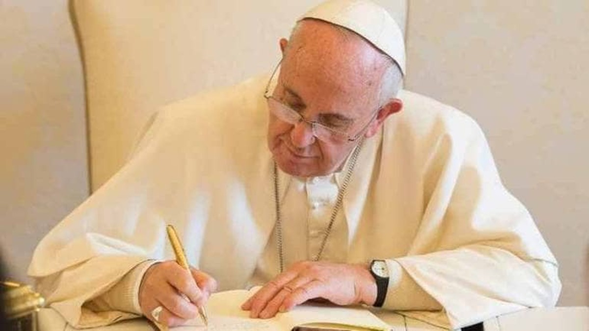 Vaticano: Papa Bergoglio rivede la legge sugli abusi sessuali 17