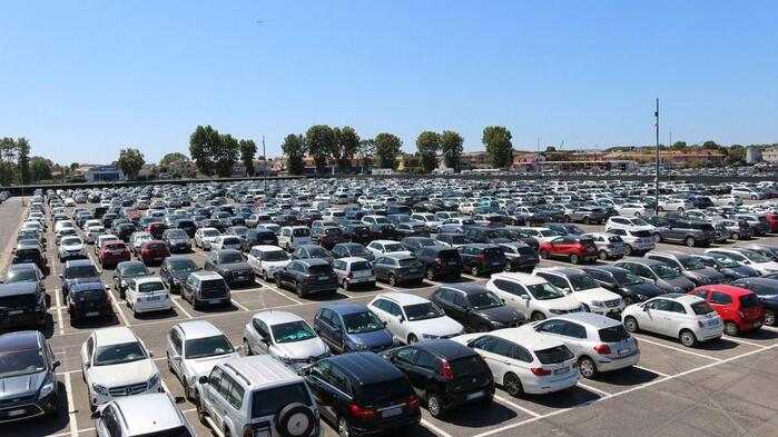 Estate 2021, riparte il turismo: ecco come organizzare al meglio il proprio viaggio in aereo 3 Viaggiare in aereo: come risolvere il problema del parcheggio dell'auto