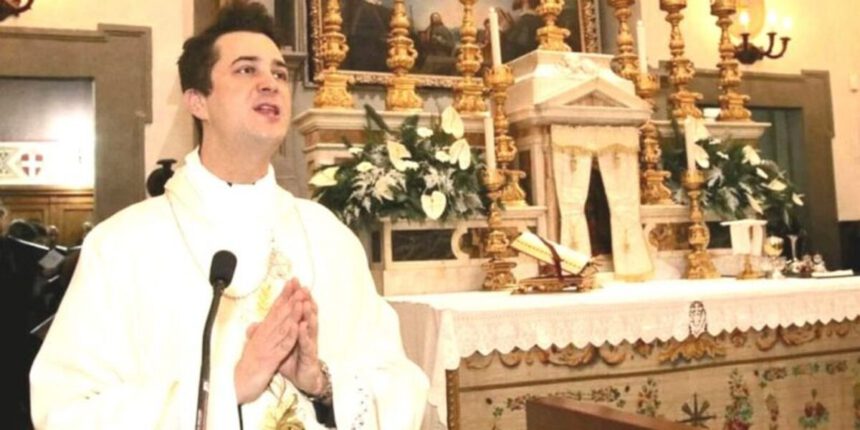 Prato, arrestato parroco per spaccio: organizzava festini hard e pagava la droga con le offerte 2 Prato, arrestato parroco per spaccio: organizzava festini hard e pagava la droga con le offerte 1