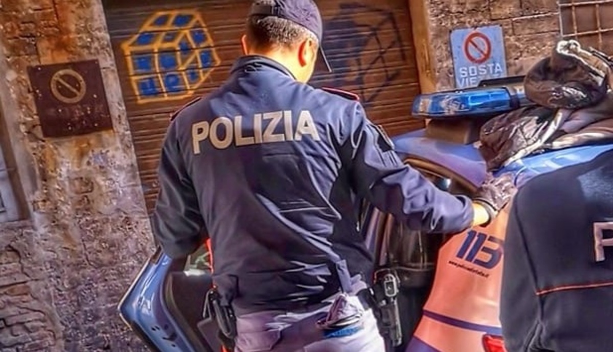 "Mia figlia non risponde al citofono": donna trovata senza vita con accanto i cani 17