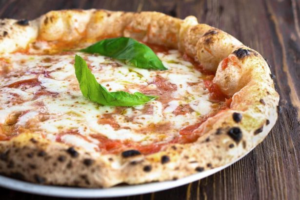 Auguri Pizza Margherita. Iervolino: "Lo sfizio del ricco, il pasto del povero. Oggi un lusso per molti" 11