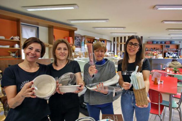 L'idea di quattro donne: la caffetteria plastic-free dove le cannucce si mangiano 9
