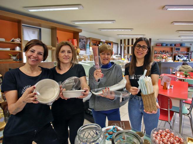 L'idea di quattro donne: la caffetteria plastic-free dove le cannucce si mangiano 2 L'idea di quattro donne: la caffetteria plastic-free dove le cannucce si mangiano 1