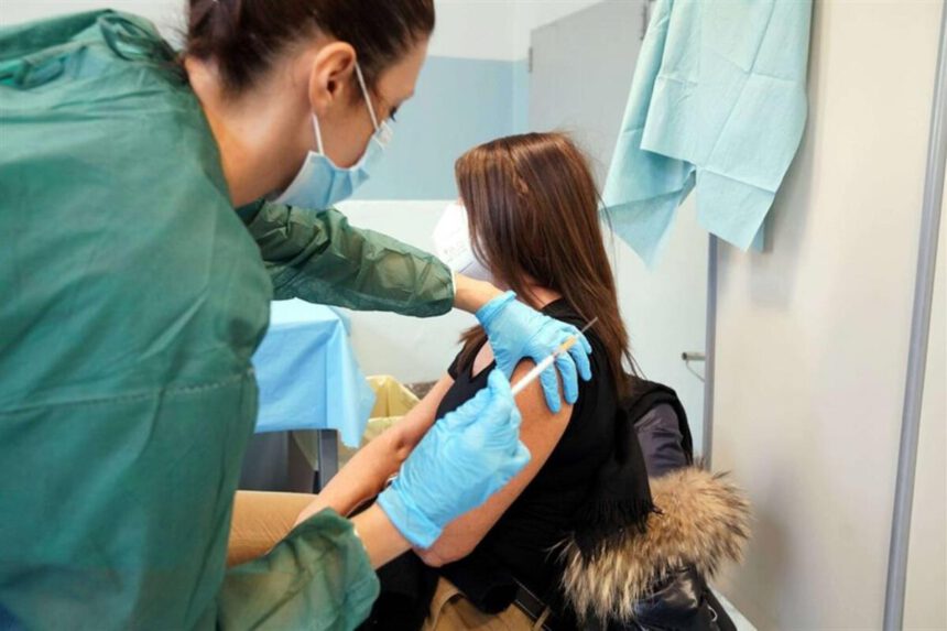 Vaccini per tutti dal 3 giugno: come prenotarsi regione per regione 1