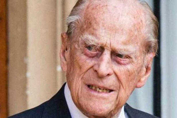 È morto a 99 anni il Principe Filippo di Edimburgo, marito della Regina Elisabetta 14