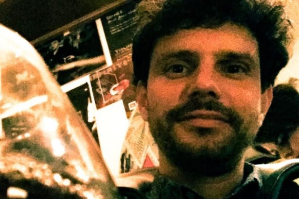 Mantova, prof rifiuta di indossare mascherina in classe: "Siamo tornati nel Ventennio” 43