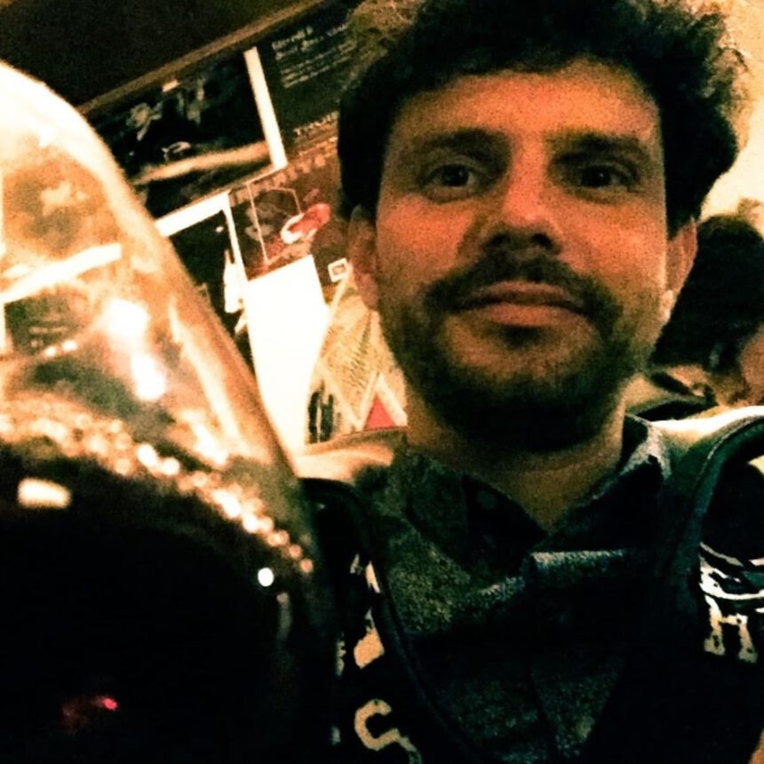 Mantova, prof rifiuta di indossare mascherina in classe: "Siamo tornati nel Ventennio” 1