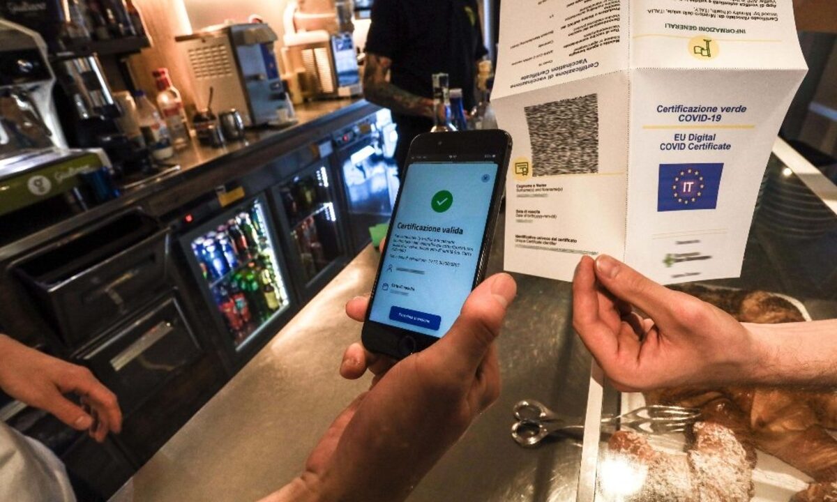 Quando sarà tolto l'obbligo di Green Pass? Dietrofront della Lega: ora vuole tamponi gratuiti 17