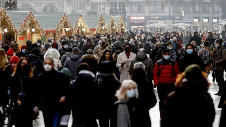 Quarantena di 5 giorni e lockdown per i non vaccinati: ecco le proposte del Cts 1