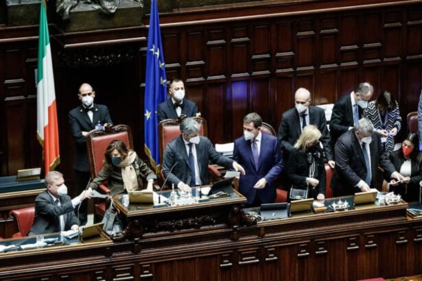 Elezioni Quirinale, fumata nera: la cronaca del primo giorno 11