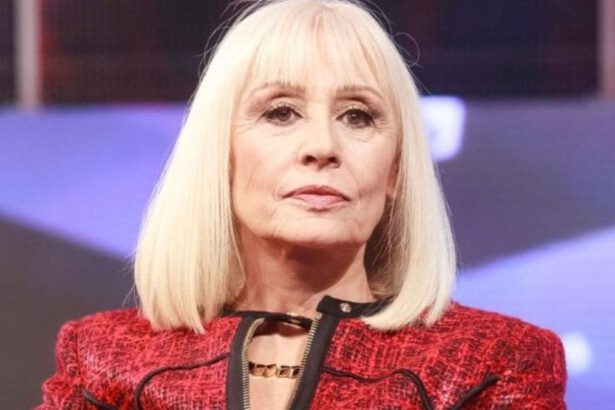 É morta Raffaella Carrà, regina della tv. Japino: “Il suo talento risplenderà per sempre” 18
