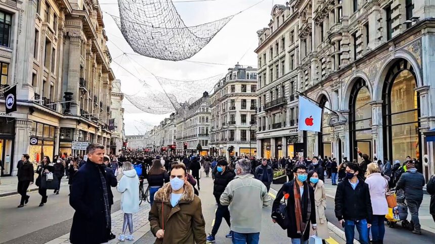 Regno Unito, 78.610 contagi in 24 ore: record più alto di sempre. L'Italia deve tremare? 1