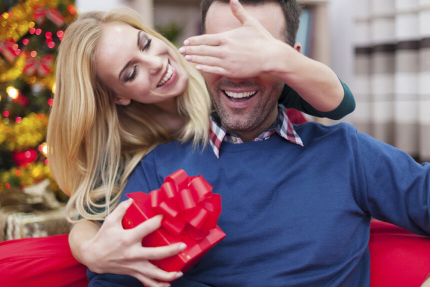 Cosa regalare a Natale al marito? Ecco come scegliere il regalo perfetto anche quest'anno 2 Cosa regalare a Natale al marito? Ecco come scegliere il regalo perfetto anche quest'anno 1