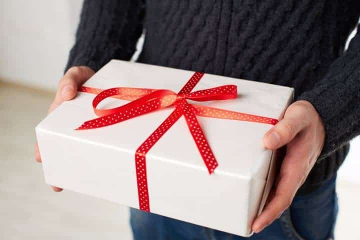 Cosa regalare a Natale al marito? Ecco come scegliere il regalo perfetto anche quest'anno 4 Cosa regalare a Natale al marito? Ecco come scegliere il regalo perfetto anche quest'anno 3
