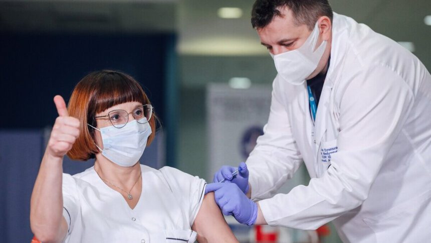 Vaccino Covid e fake news: alle bufale risponde l'Istituto Superiore di Sanità 1