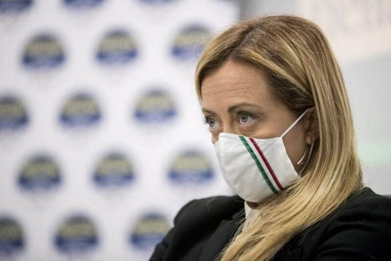 Zona rossa, una ristoratrice in ginocchio: “Sono senza lacrime, senza forze e dignità” 4 ristoratrice in ginocchio_meloni